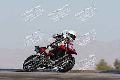 media/Dec-01-2025-Moto Forza (Mon) [[2daa91e15f]]/2-Intermediate Group/Session 2 Turn 9 Entry/